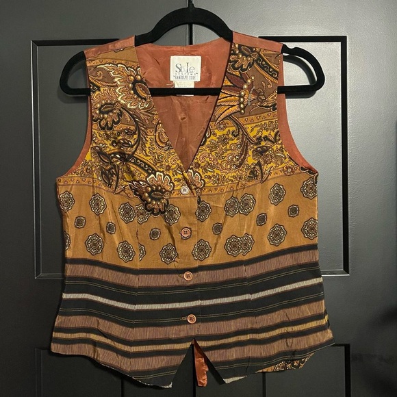 Style Systems Tops - Paisley Vest